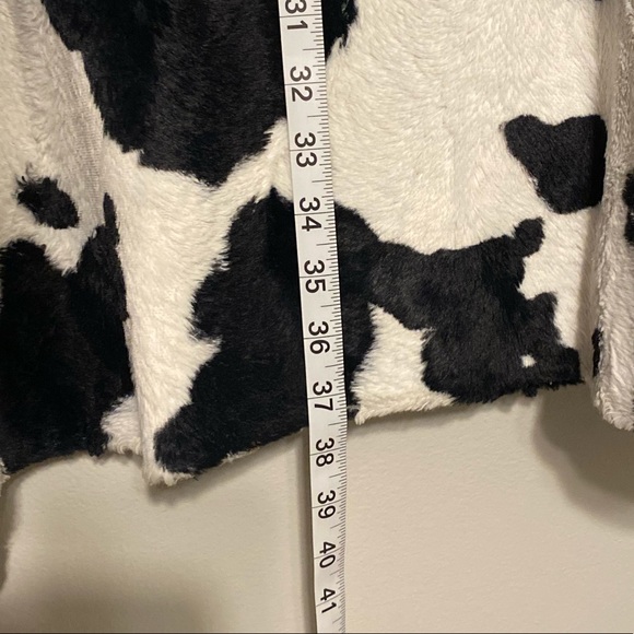 Scaasi Faux fur black and white patterned coat - Picture 7 of 7